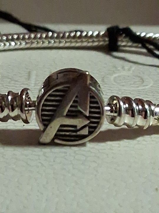 PANDORA MOMENTS MARVEL THE AVENGERS 2 SIDED LOGO CLASP BRACLET 6 INCH