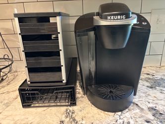 Keurig coffee maker  and k cup storage
