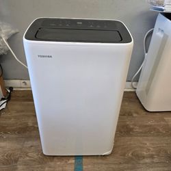 Toshiba Portable air conditioner unit 8000 BTU DOE