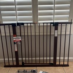 Babelio Black Wood Pattern Baby/ Pet Gate (READ DESCRIPTION)