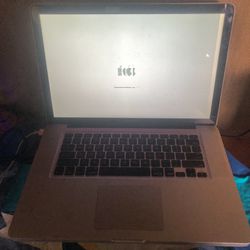 AS IS: MacBook Pro "Core i7" 2.0 15" Early 2011 2.0 GHz Core i7 (I7-26)