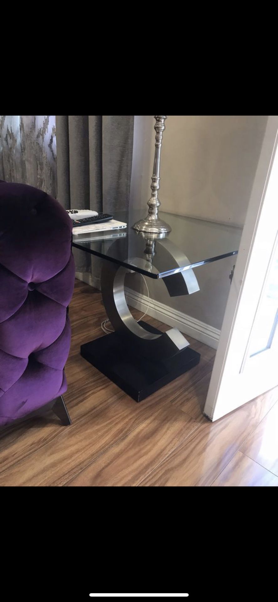 Beautiful Coffee Table and Side table for sale, very good condition .