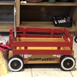 Radio Flyer Young Tyke Wood Wagon