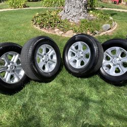 Aluminum Tacoma/4Runner Factory Wheels