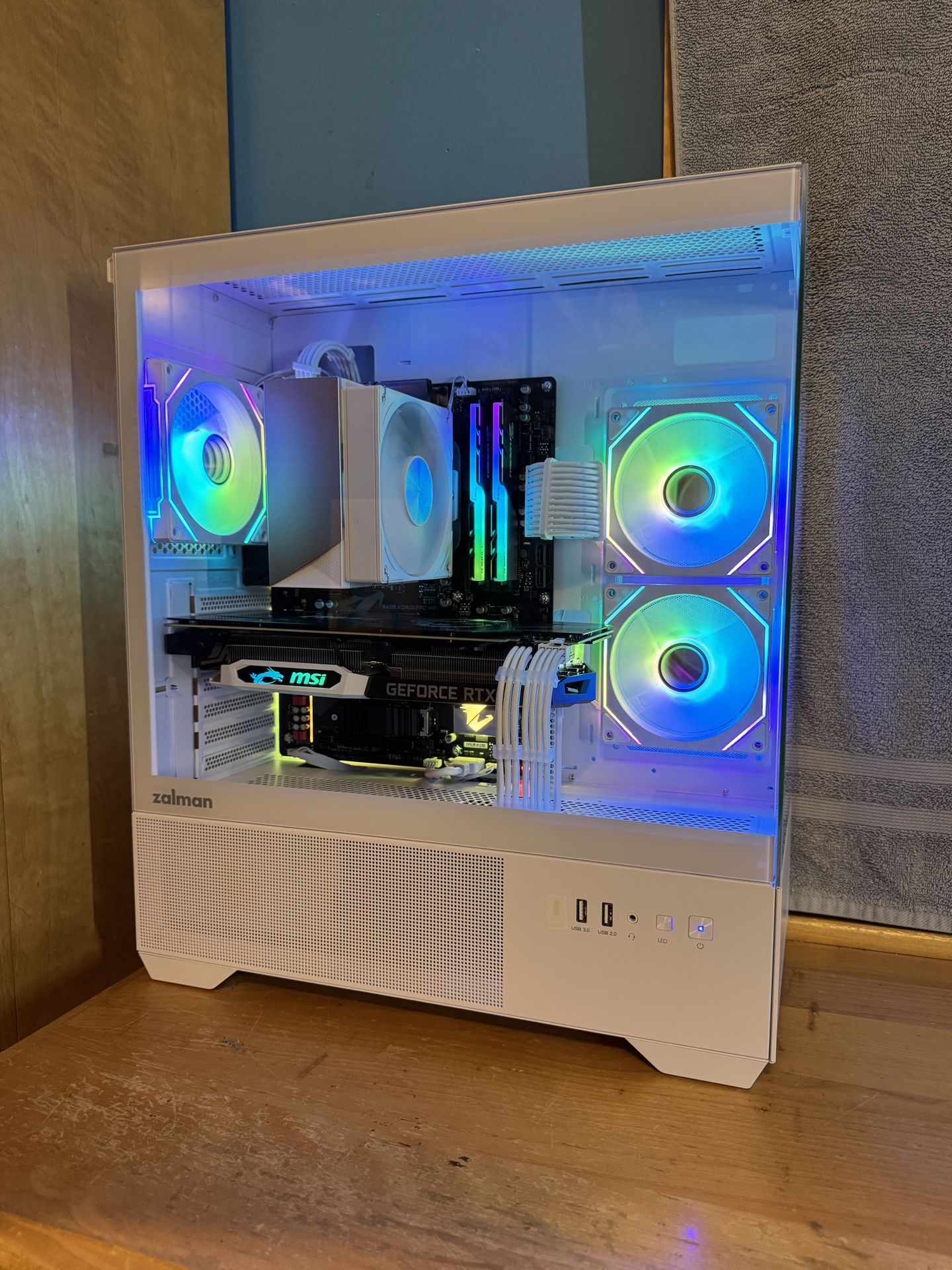 White RTX Gaming PC - Windows 11 Pro, 1TB NVMe, Nvidia, RGB