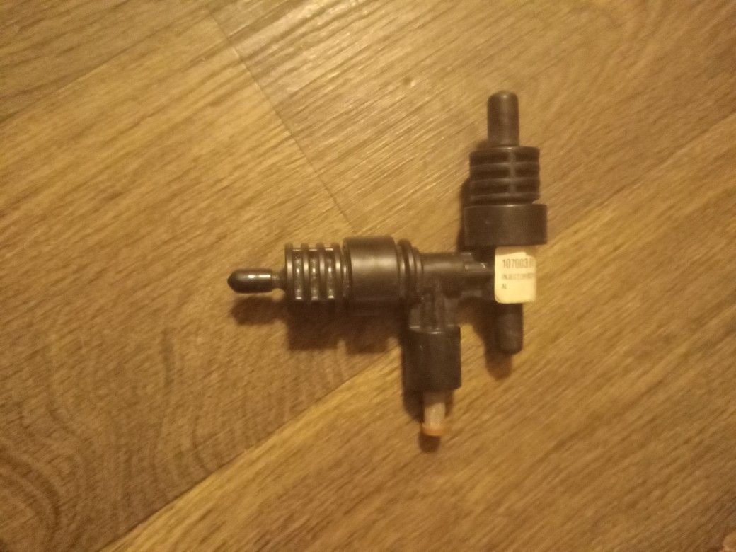 Injector Ass. 1070032 (NEW)