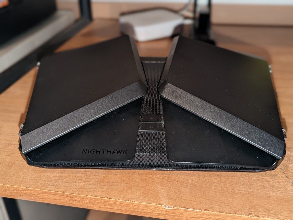 Netgear Nighthawk AX12 Wifi 6 ,12 stream, Dual band, 6 Gbps