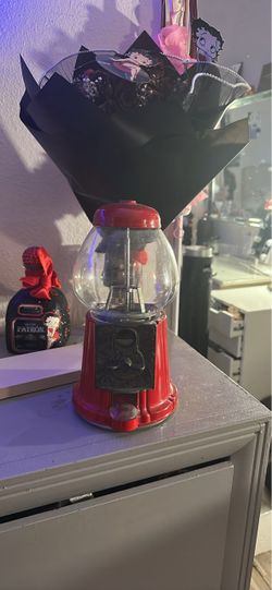 Metal gum ball machine