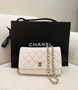 Chanel WOC 25S, White Caviar, Gold HW