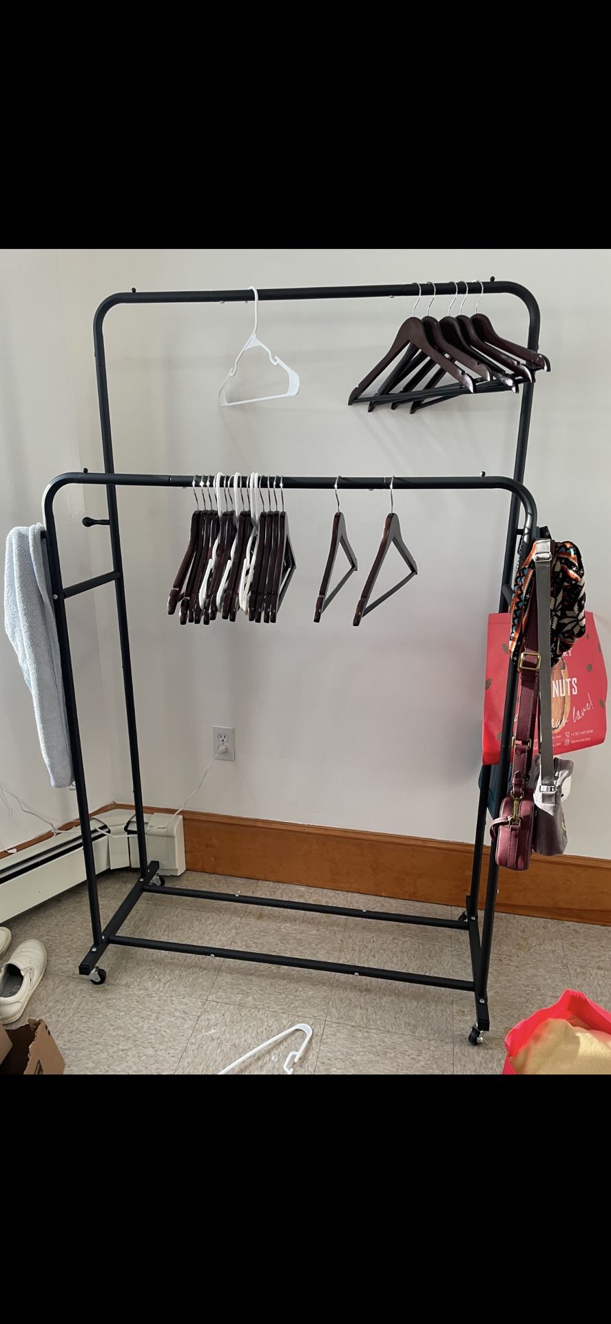 Sturdy double rods cloths rack with wheels