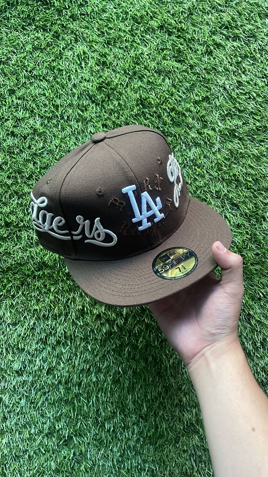 LA Dodgers Born X Raised Fitted Hat Size 7, 7 1/8, 7 1/4, 7 3/8, 7 1/2