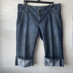 Lee One True Fit Denim Cuffed Capri Pants Women's Size 12 Petite for Sale  in Englewood, FL - OfferUp