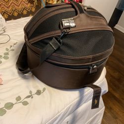 A Beautiful Sleepy pod  (FOR YOUR  PE). Very Quality, Great For Your Pet ( NO SHIPPING)
