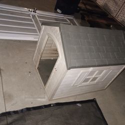 Sun cast deluxe dog House indoor/outdoor