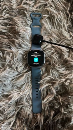 Fitbit Versa 4 Fitness Smartwatch