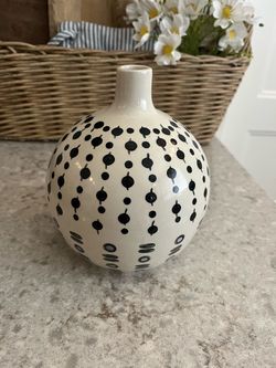 West elm ceramic vase $10
