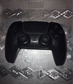 Black ps5 controller