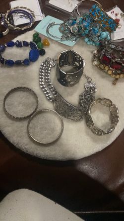 Silver tone Jewelry Lot