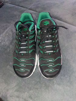 Nike Air Max Plus Black Green Sneakers size 81/2 mens