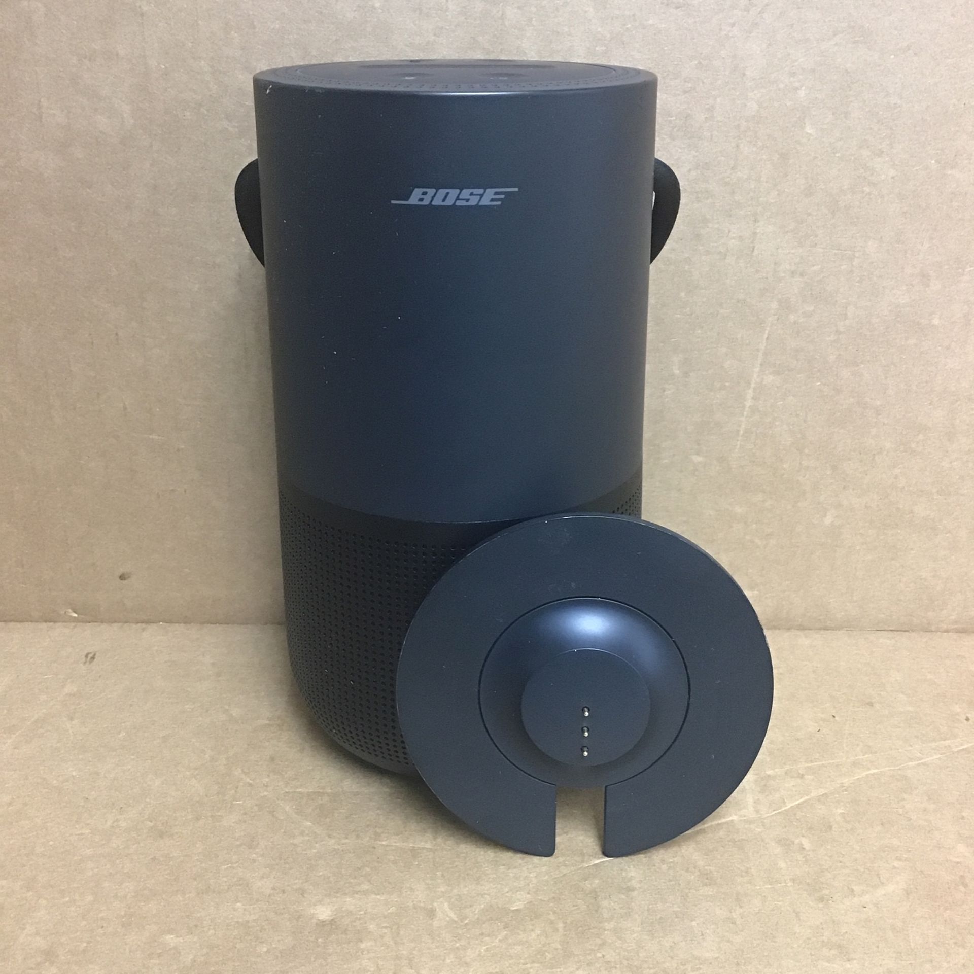 Bose 429329 Wireless Portable Speaker w/ Charging Cradle