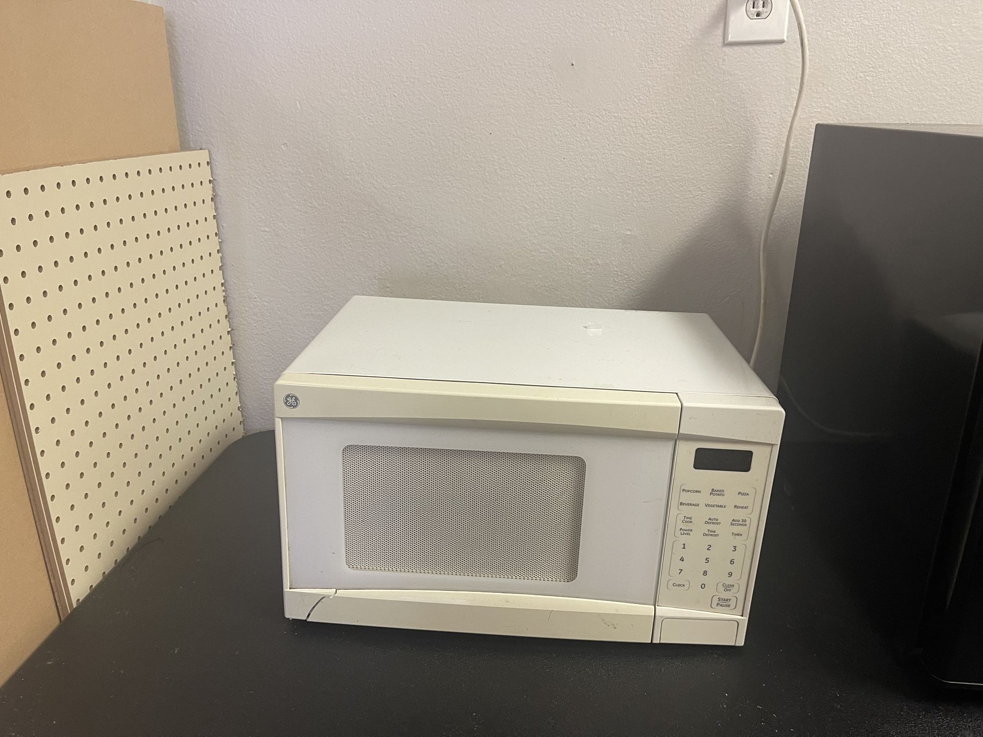 Used Microwave Works Great GE