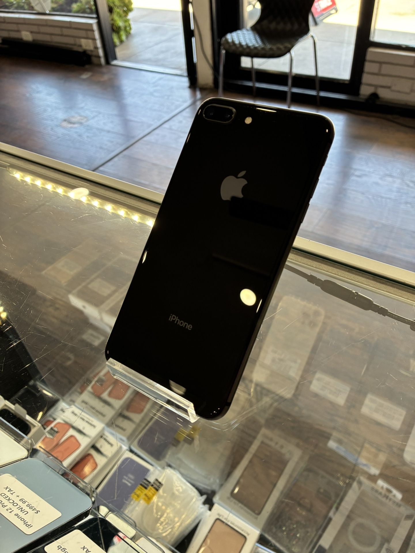 iPhone 8 Plus 64gb Unlocked