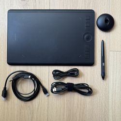 Wacom - Intuos Pro Pen Drawing Tablet (Medium) - Black