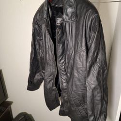 Mens xl genuine Leather black jacket.