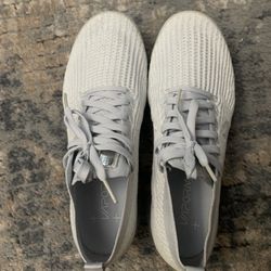 White Vapor Maxes Size 9
