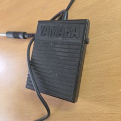 Yamaha FC5 Sustain Foot Pedal Electronic Keyboard/Piano Switch With Cord