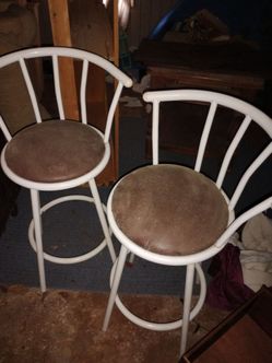 2 barstools