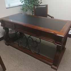 Office Desk And Chairs 