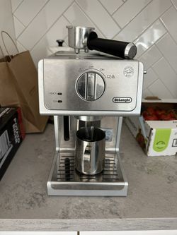 DeLonghi Espressos Coffee Machine With Many Functions Used For A Month