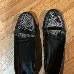 Snake Embossed Shoes 