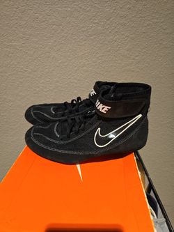 Nike wrestling shoes 7.5
