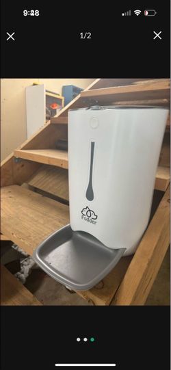 LOW PRICE MOVING- AUTOMATIC PET FEEDER
