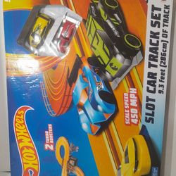 Crazy Brand New Sealed Hot Wheels Slot Car Track. 