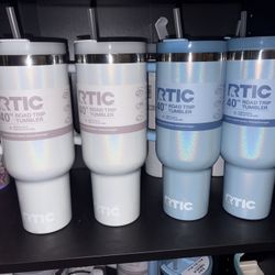 RTIC 40oz tumblers