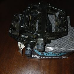 SE Flat Pedals 