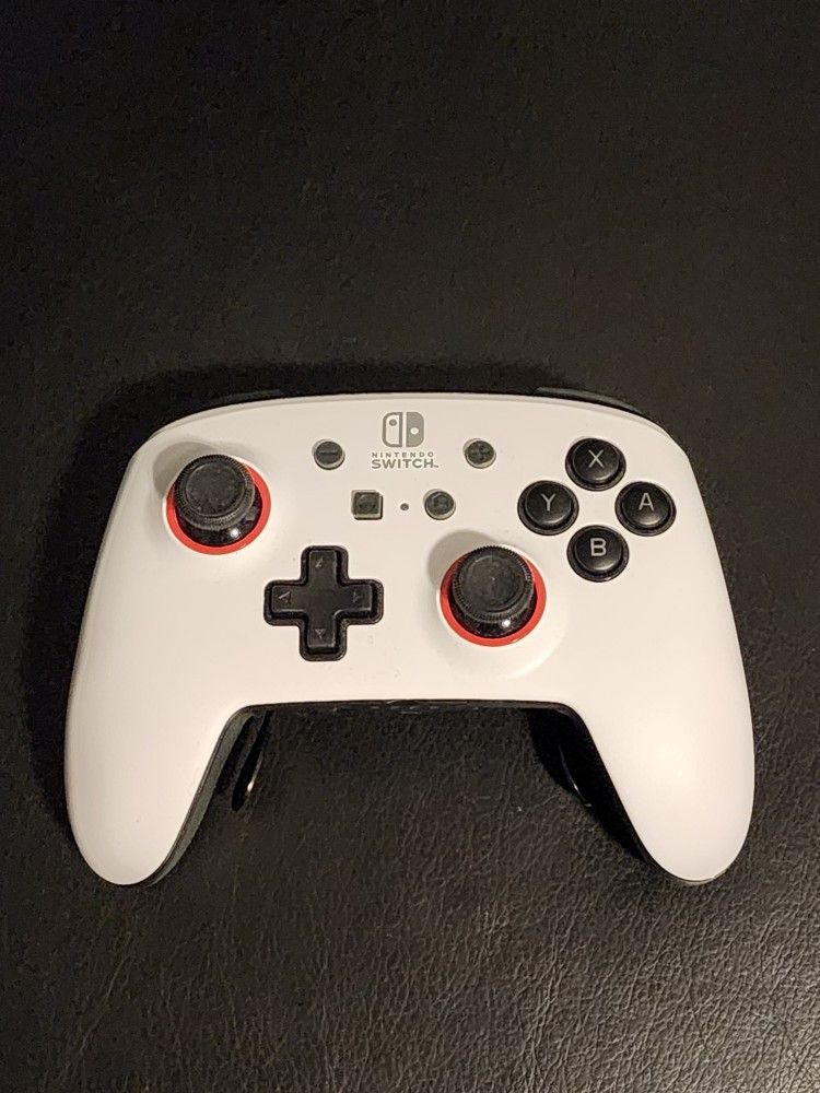 FUSION Pro Wireless Controller for Nintendo Switch - White/Black