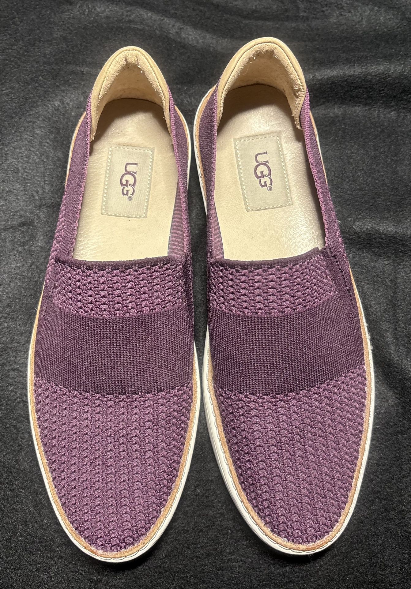 EUC~ Ugg Sammy Sneaker