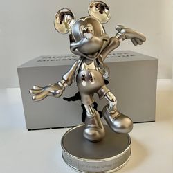 Disney D23 FanClub, Mickey Mouse Millstone Statue