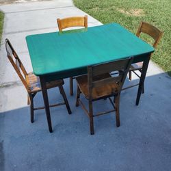 Country table and Chairs