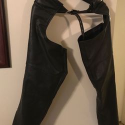 BLACK LEATHER CHAPS SIZE L $80