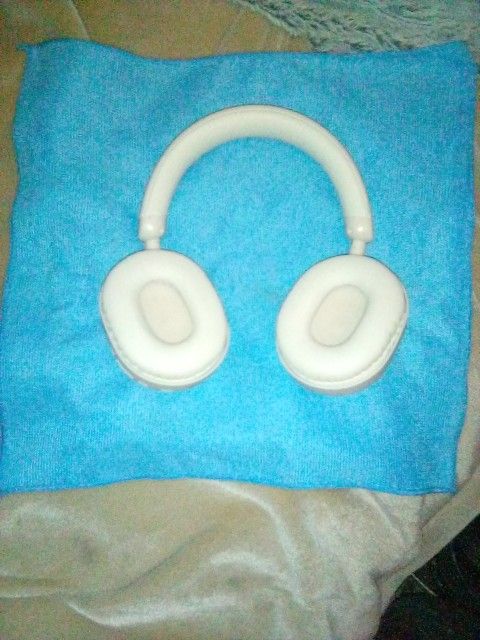 Levitate Bluetooth Headphones