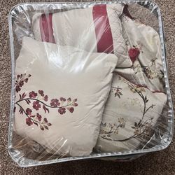 Queen Size Comforter Set (comforter+shams+pillows)