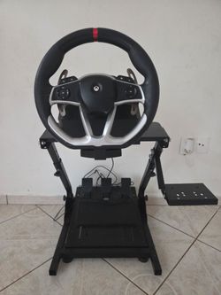 Hori awd Xbox Racing Wheel with Stand and Pedals