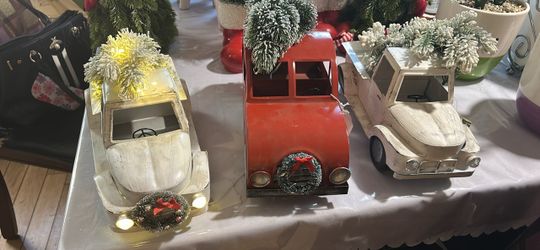 Christmas Metal Cars Decorations (Read Description)