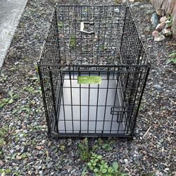 Metal crate 24 x 18 x 19 with cover
