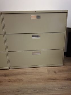 3 drawer File Cabinet